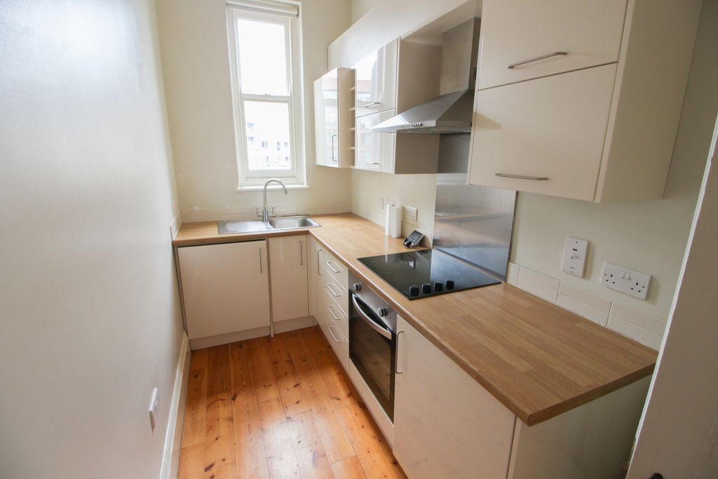 Property photo 3 of 7 Photo 1