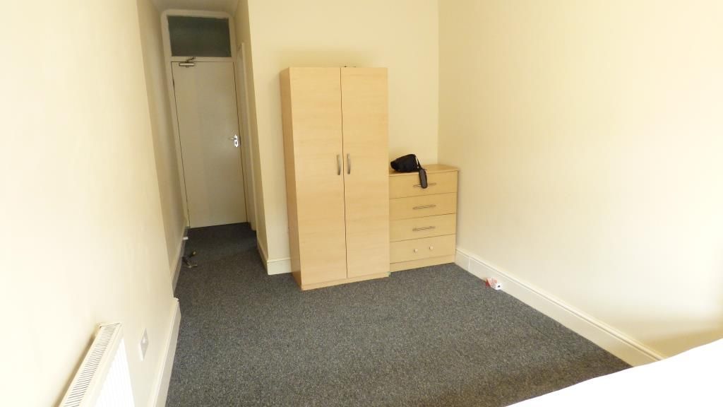 Property photo 2 of 5 Bedroom