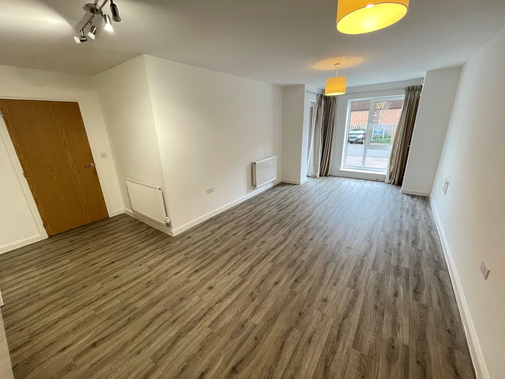 Property photo 2 of 7 Lounge/Dining Room