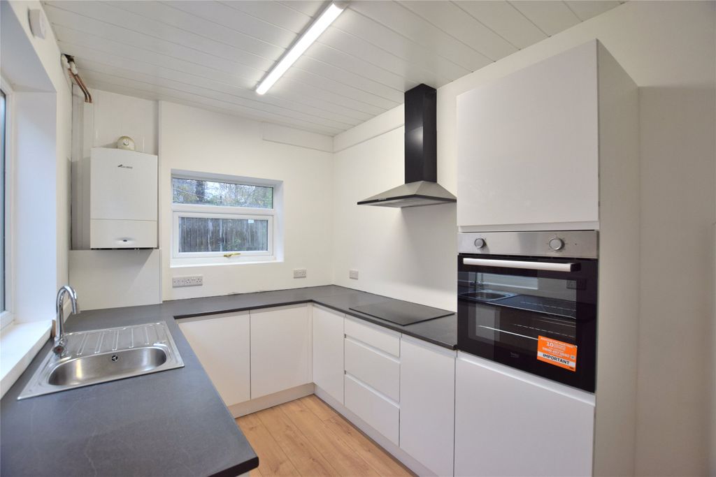 Property photo 3 of 12 Kitchen