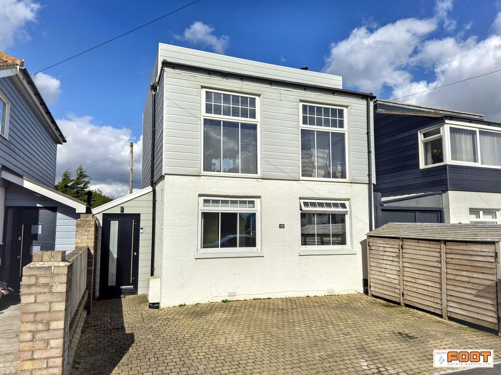 Property photo 1 of 16 Photo 17