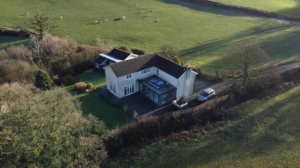 Property photo 3 of 37