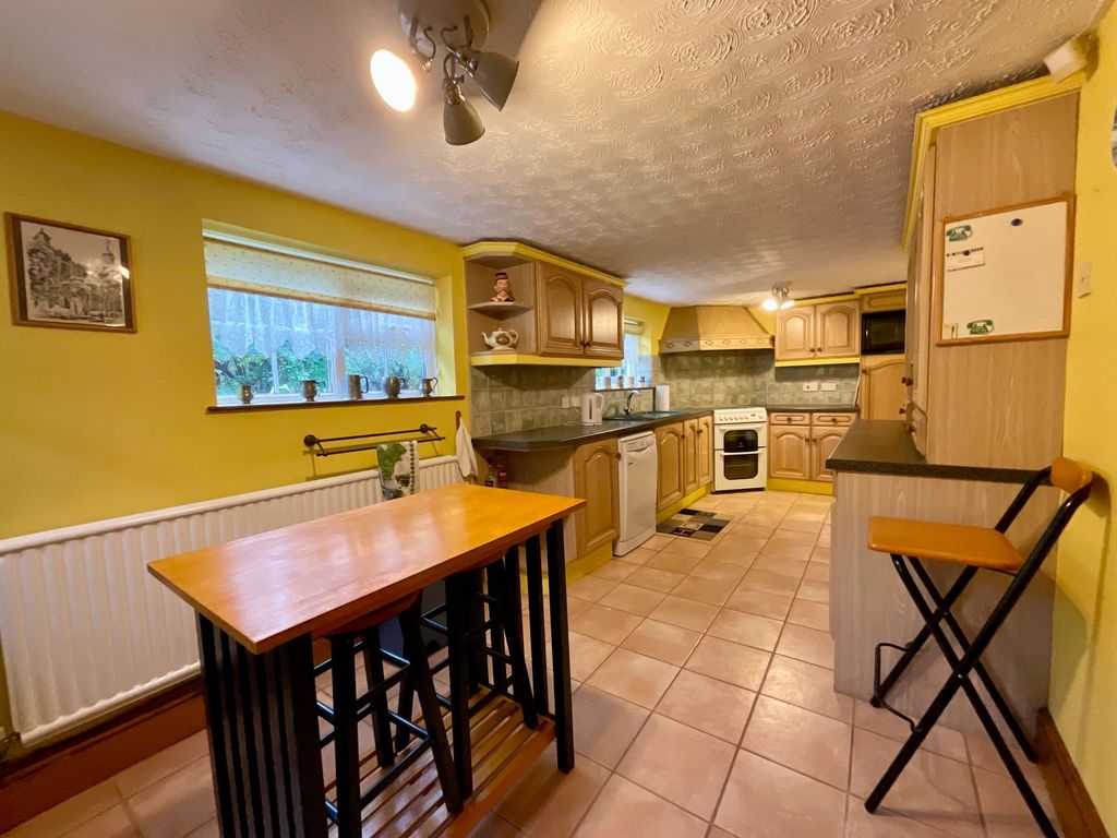 Property photo 2 of 30