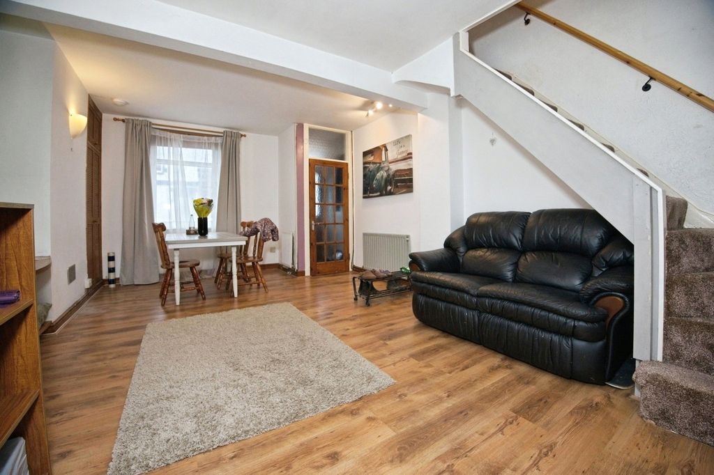 Property photo 3 of 14 Photo