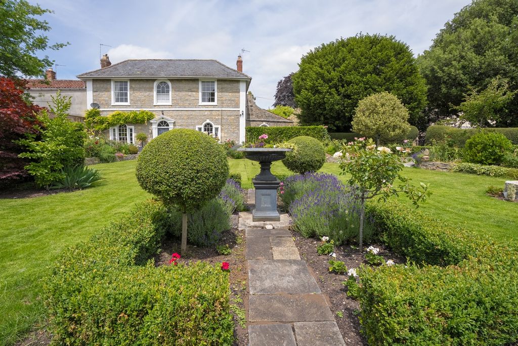 Property photo 1 of 40 4255470
