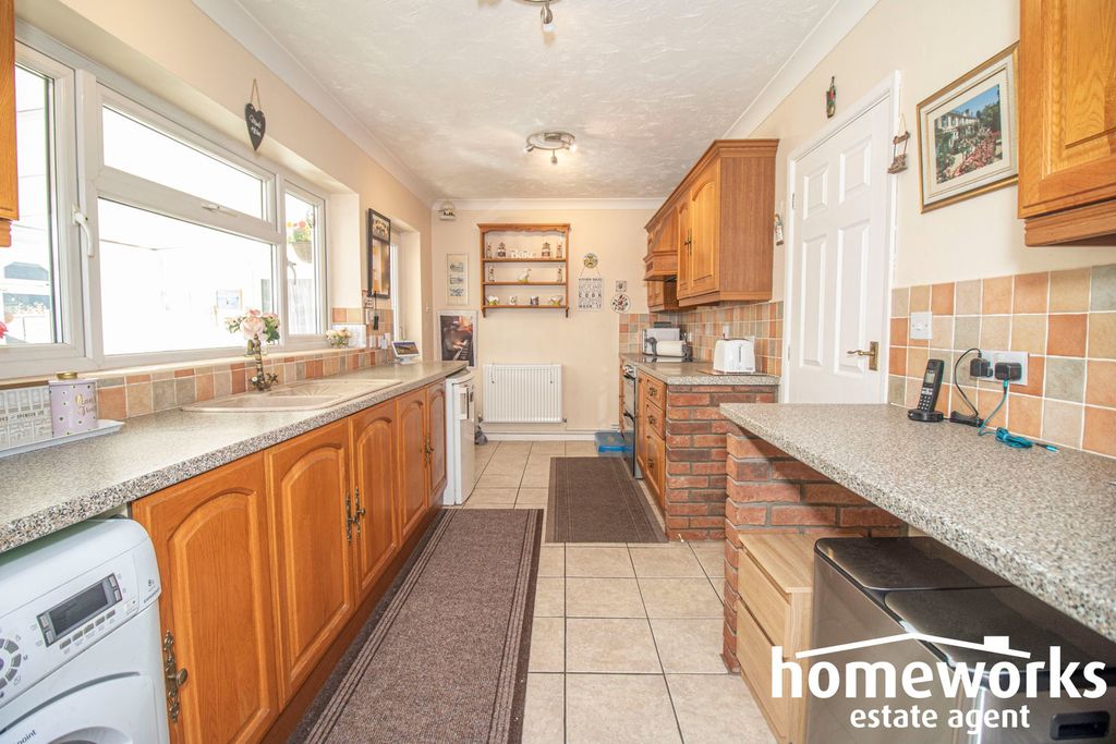Property photo 3 of 25