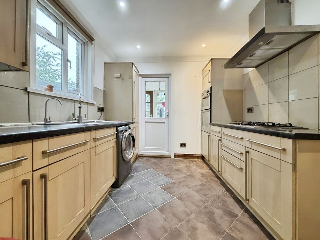 Property photo 2 of 15 02