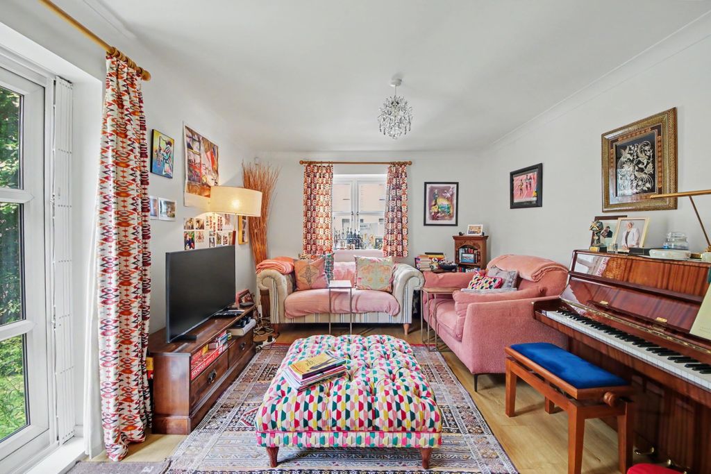 Property photo 2 of 16 Img_8499