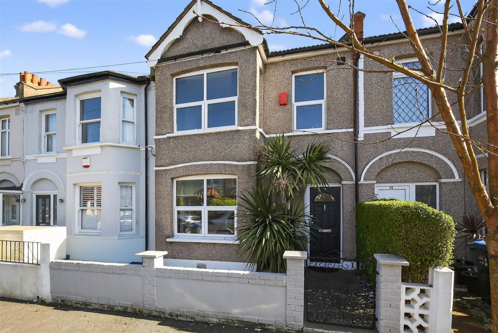 Property photo 1 of 18 1670375444 - 16 Macclesfield Road, Se25 -2.Jpg