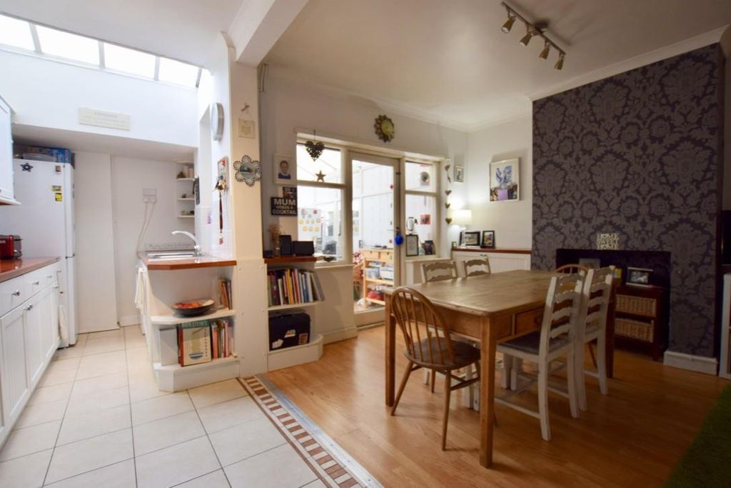 Property photo 2 of 12 Kitchen Diner