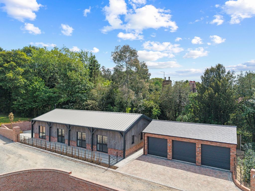 Property photo 1 of 27 Picture No. 63