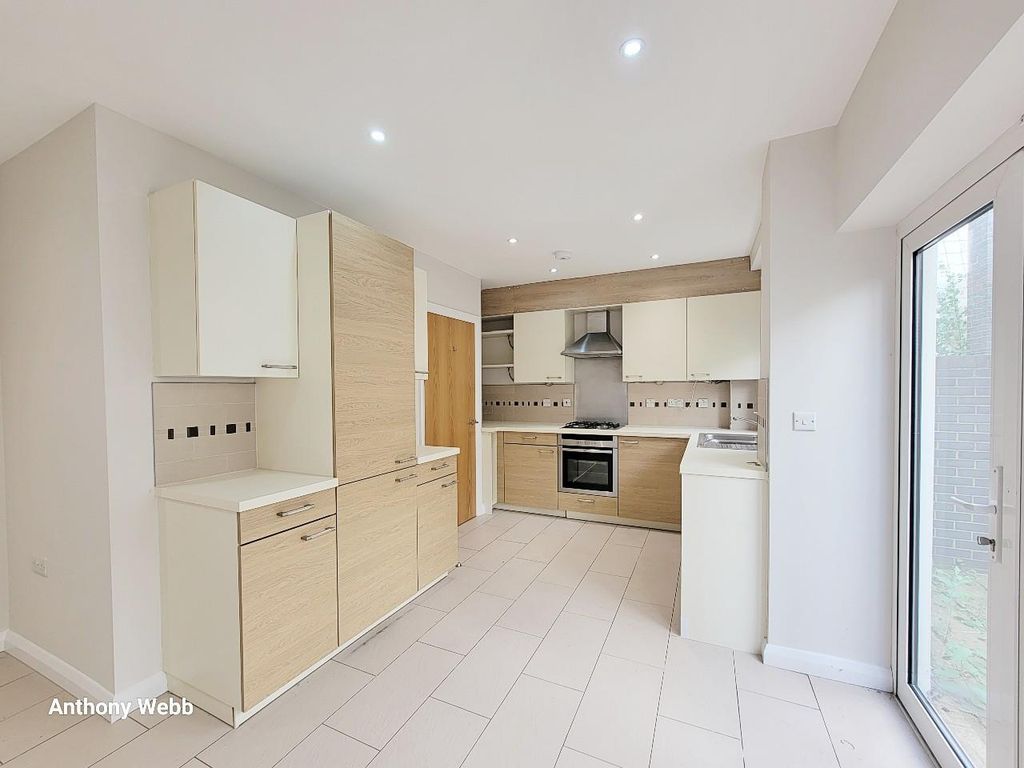 Property photo 2 of 15 Kitchen