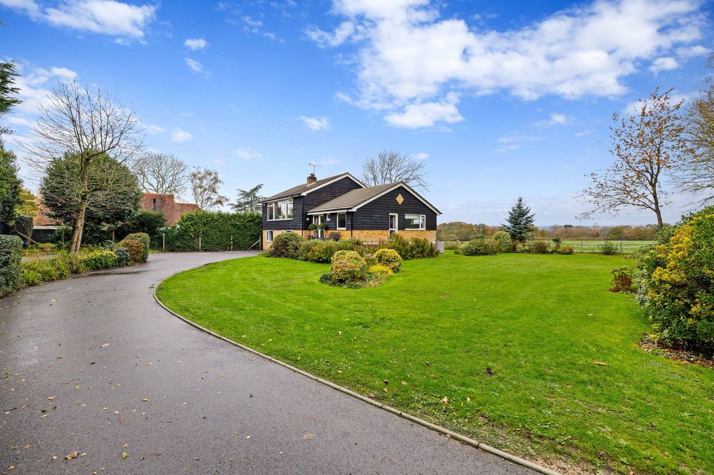 Property photo 3 of 32