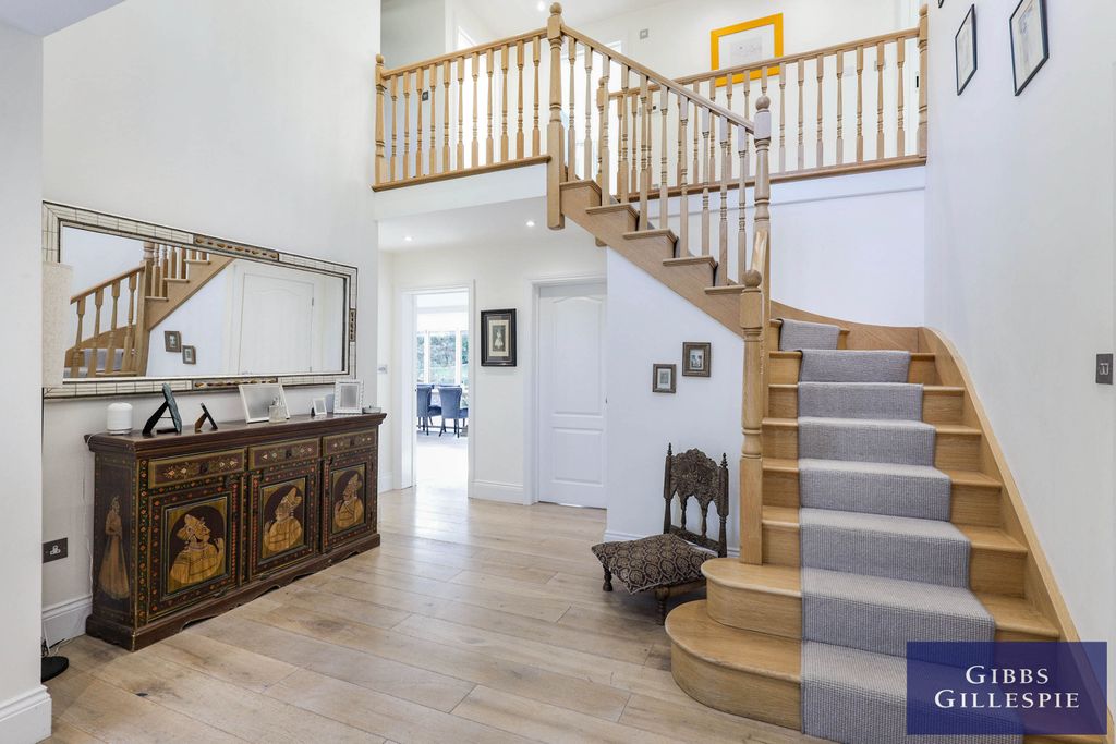 Property photo 3 of 10 Eosr2874