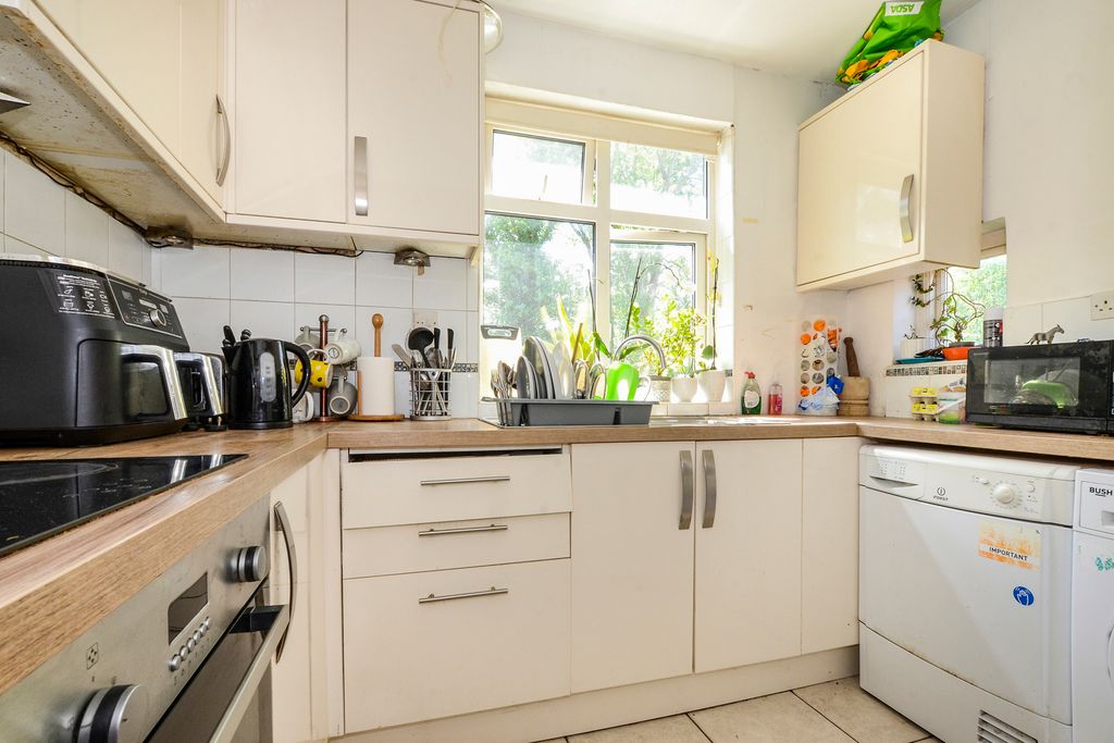 Property photo 2 of 10 Pbox-Img.Jpg