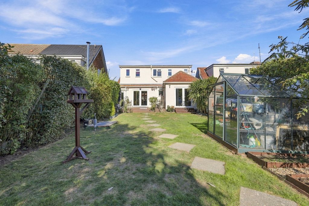 Property photo 3 of 32
