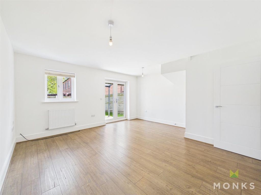 Property photo 3 of 14 Living Room