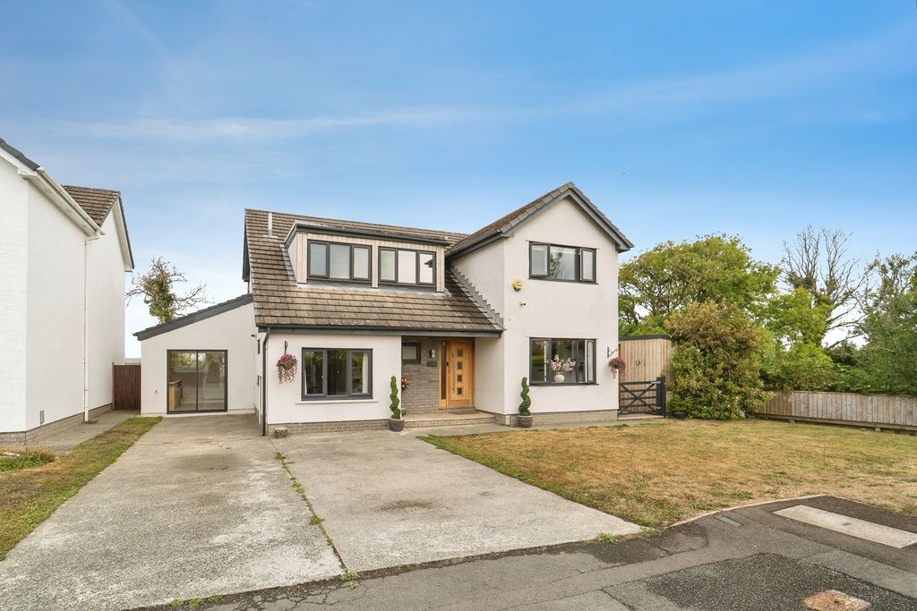 Property photo 1 of 31 Pbox-Img.Jpg