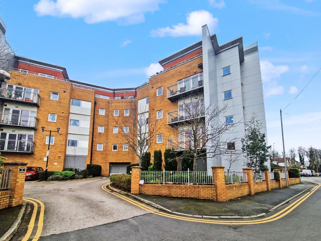 Property photo 1 of 18