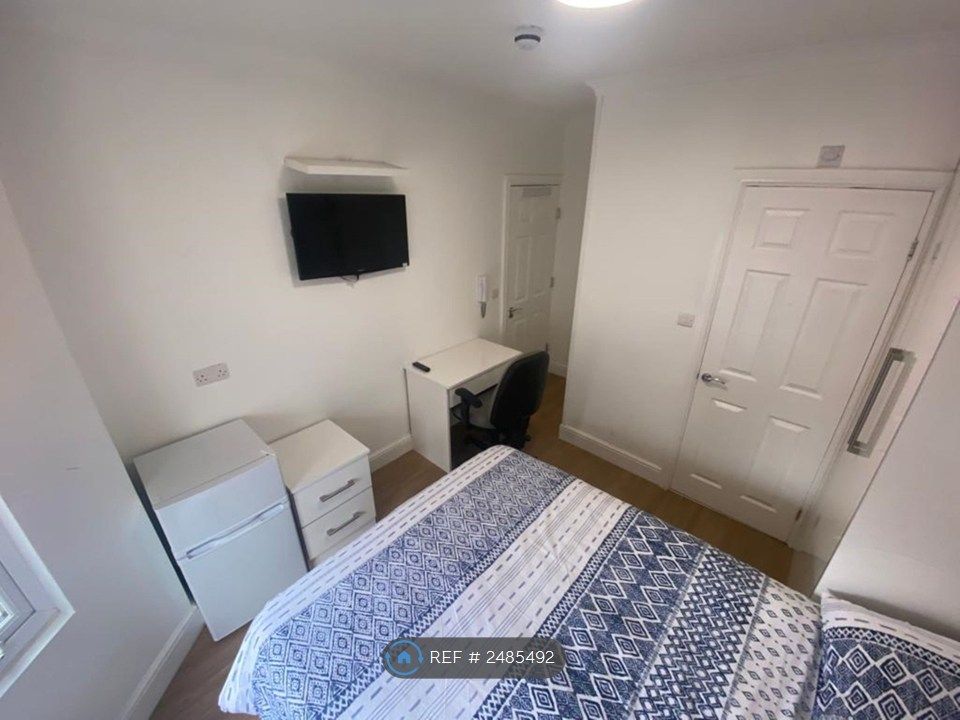 Property photo 3 of 24 Ensuite Double Room
