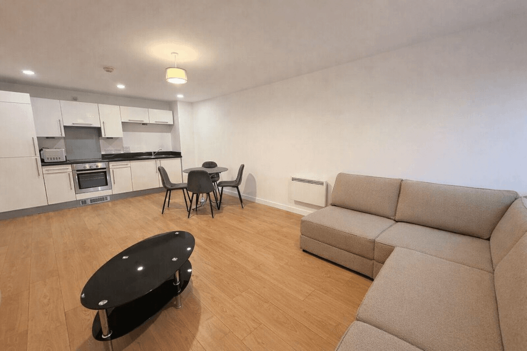 Property photo 1 of 5 2 Bed Unfurnished Flat To Rent New Cross Road, Se14