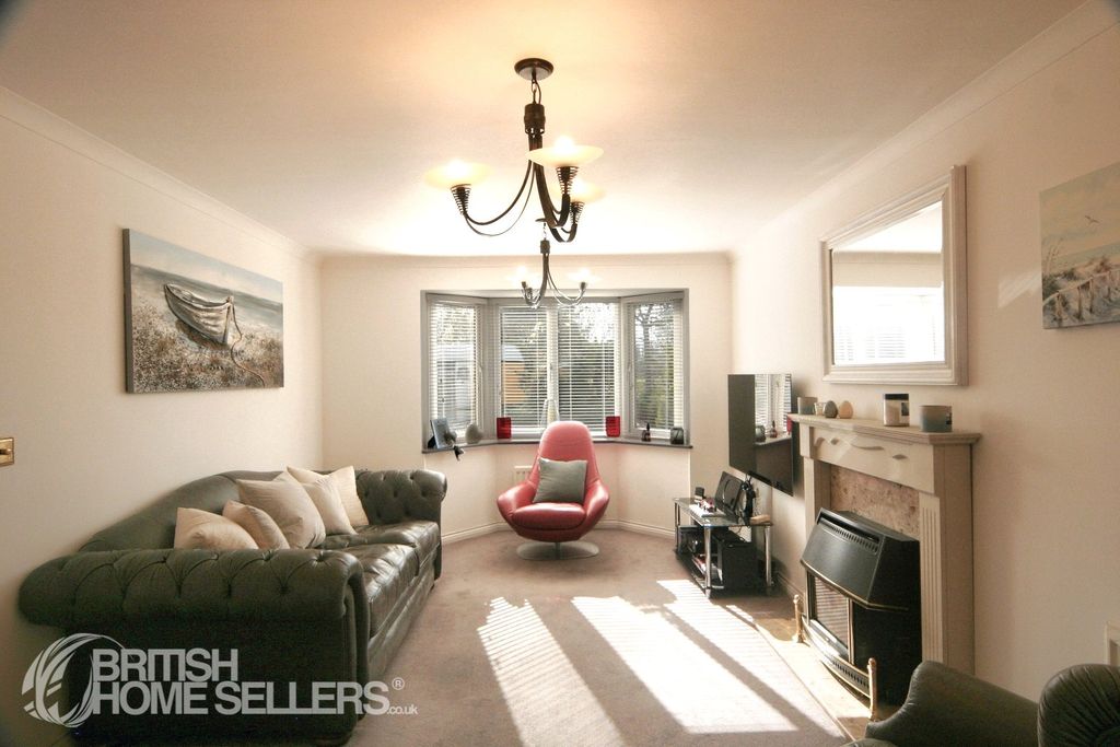 Property photo 2 of 29 Picture No. 13