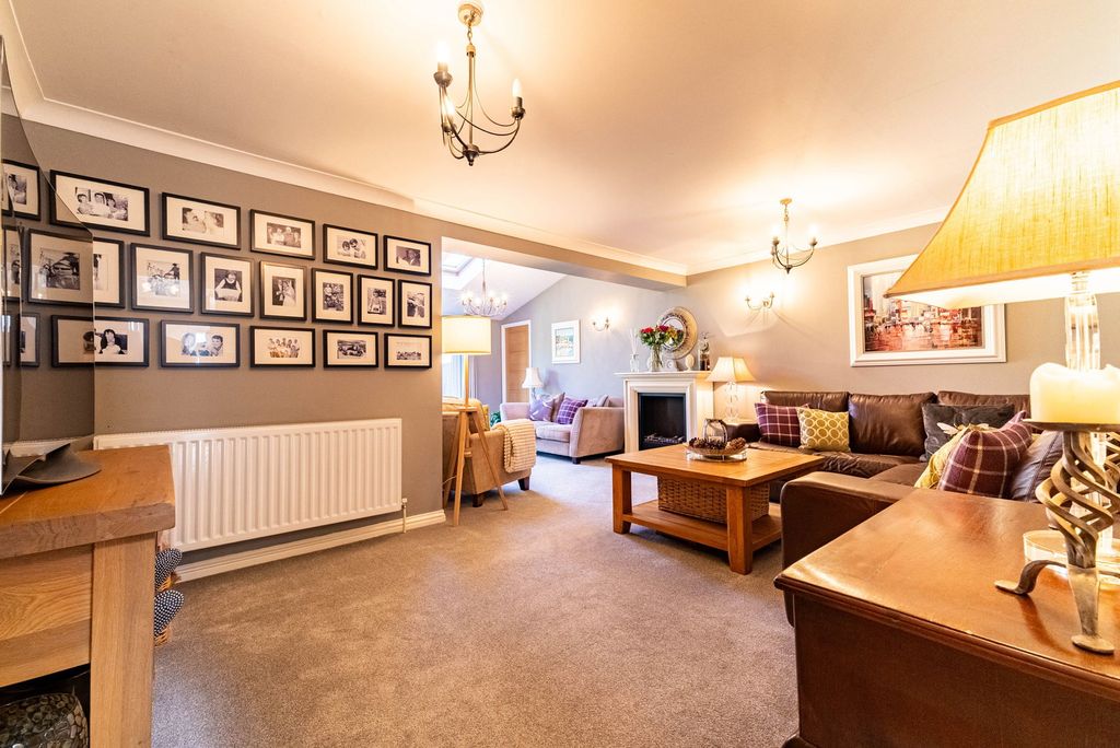 Property photo 3 of 32