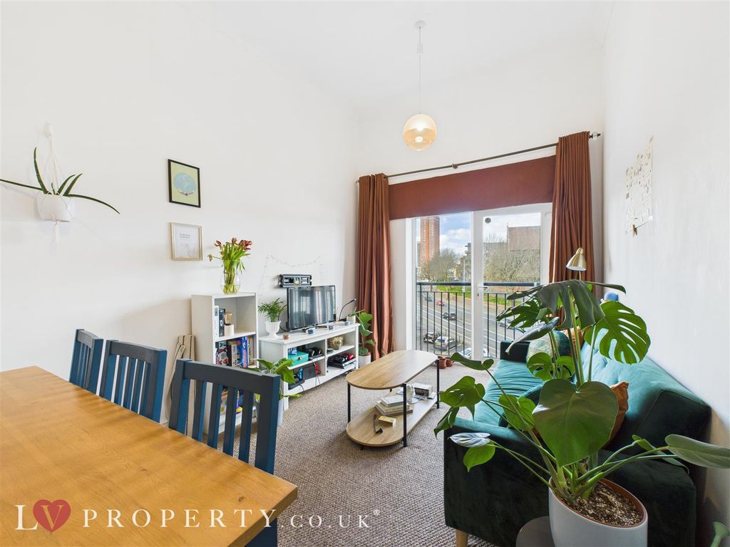Property photo 2 of 10 Cam05016G0-Pr0052-Still005.Jpg