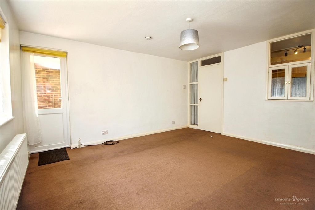 Property photo 3 of 17 Living Room