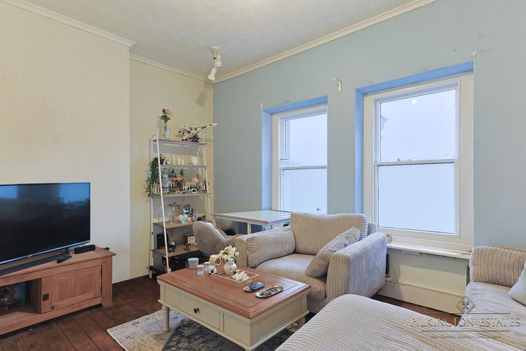 Property photo 2 of 8 4579334