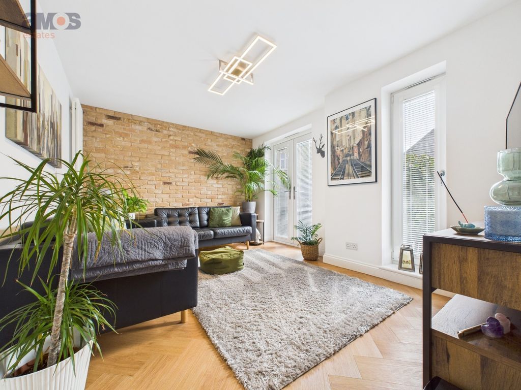 Property photo 2 of 17 4469014
