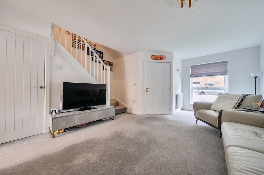 Property photo 2 of 20