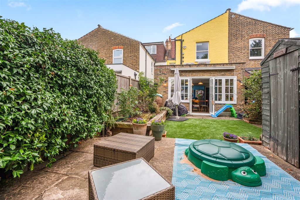 Property photo 3 of 15 For Sale - Grantham Road, W4