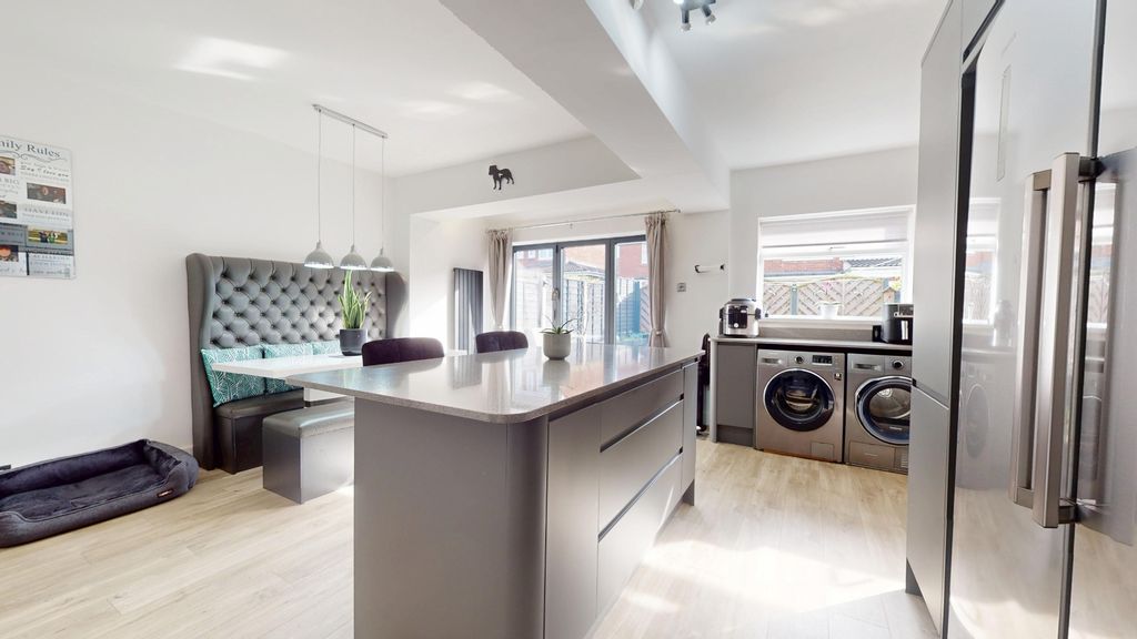 Property photo 1 of 47 4357744