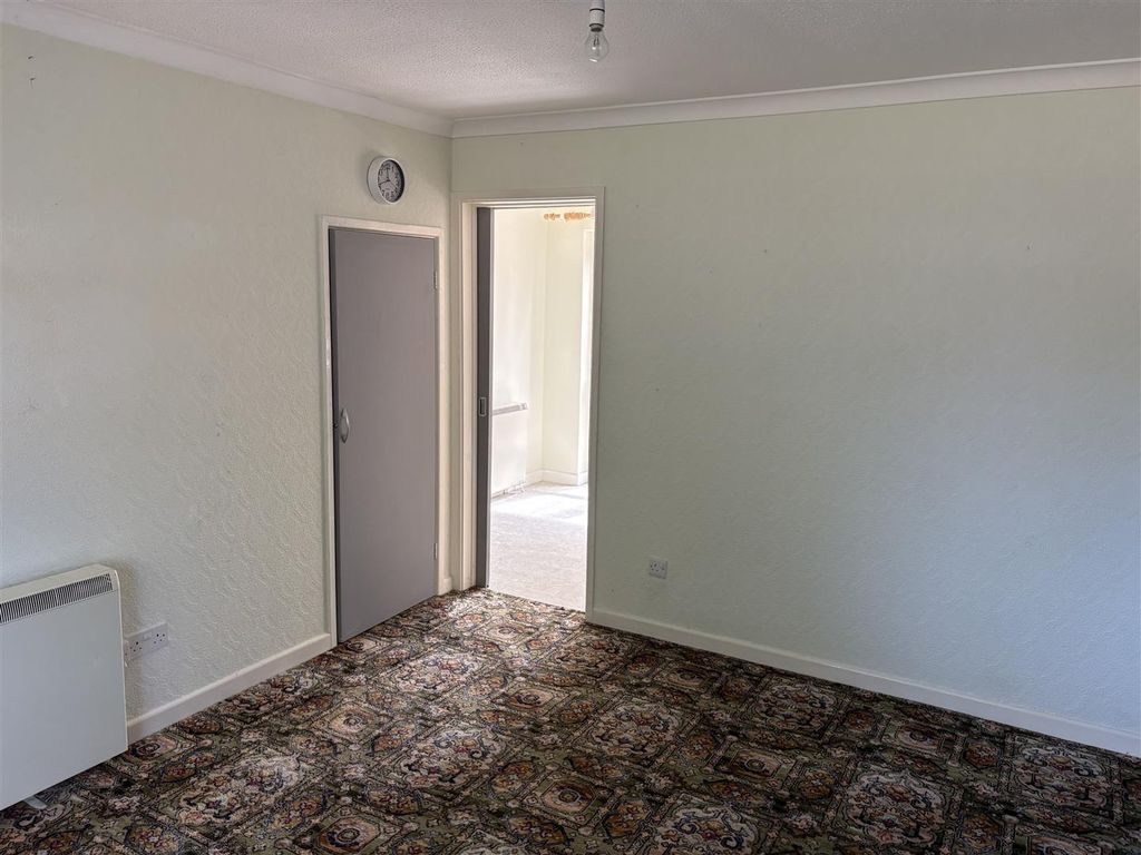 Property photo 2 of 16 Lounge...Jpg