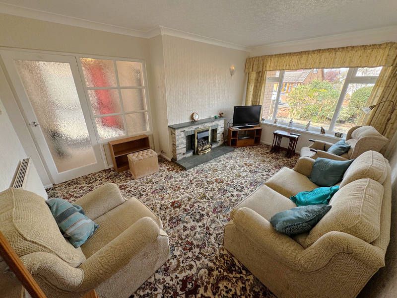 Property photo 2 of 30 Lounge