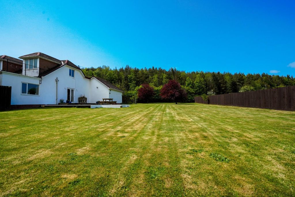 Property photo 2 of 11 Rear External