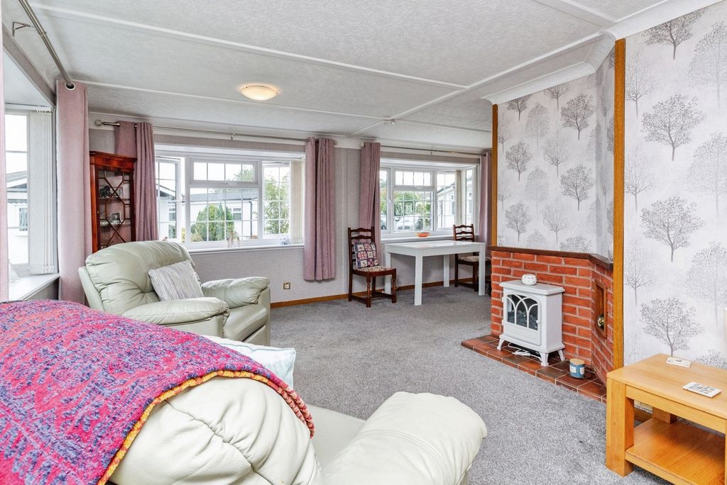 Property photo 3 of 14 Pbox-Img.Jpg