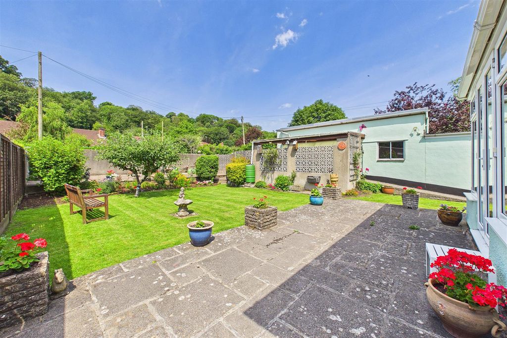 Property photo 2 of 16