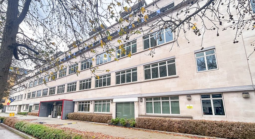 Property photo 1 of 11 Grove House 27 Hammersmith Grove W6 Office To Let West London Ext c.Jpg