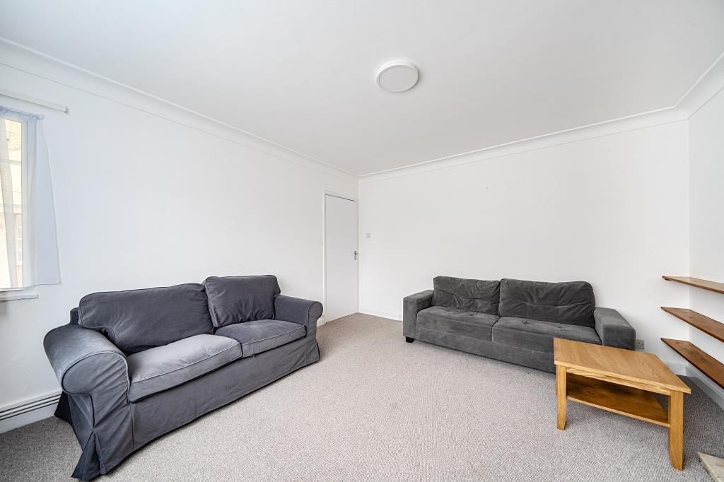 Property photo 2 of 20 Reception