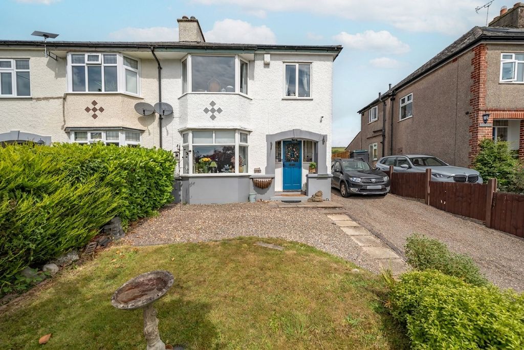 Property photo 1 of 27