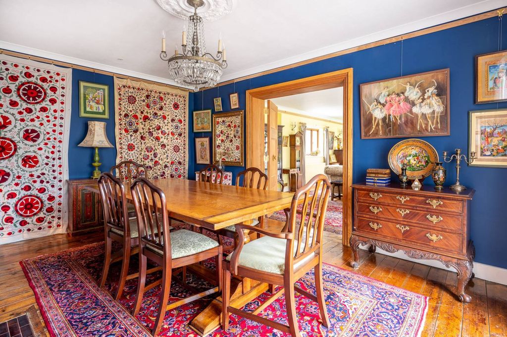 Property photo 1 of 33