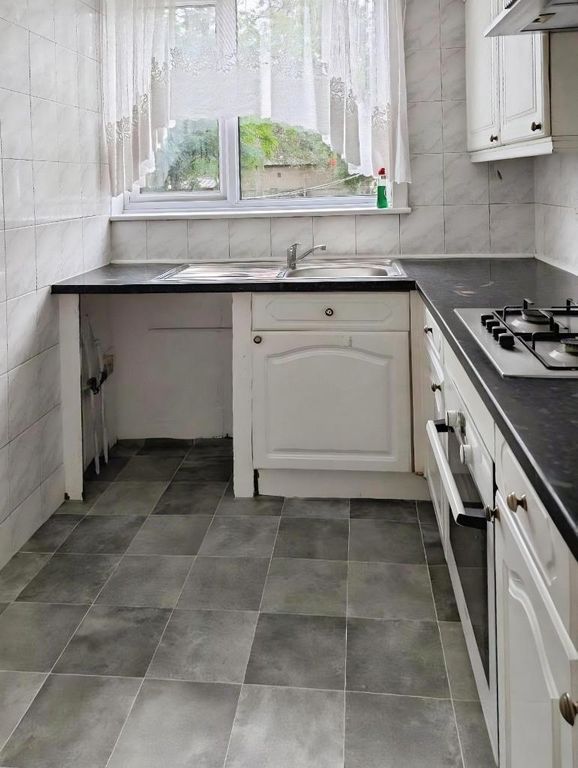 Property photo 1 of 3