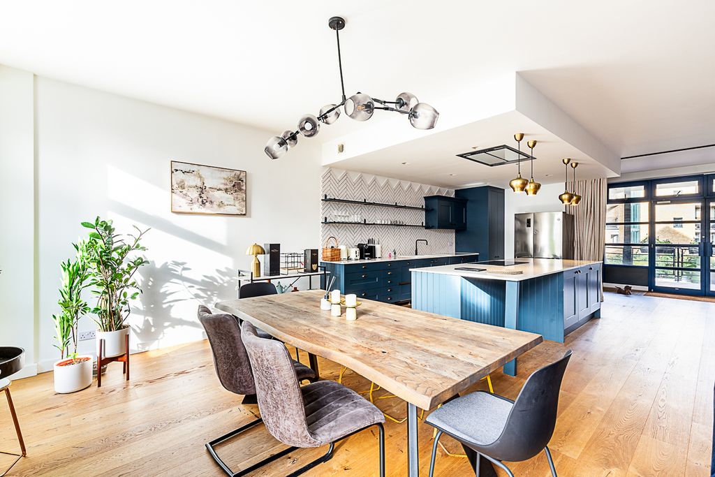 Property photo 3 of 33