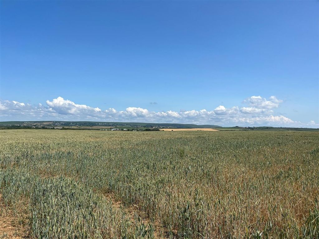 Property photo 2 of 6 Picture 4 Sa3 1Pe.Jpg