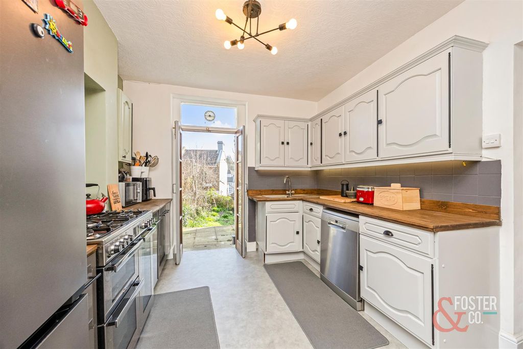 Property photo 3 of 21 Hollingbury Road, 20-013.Jpg