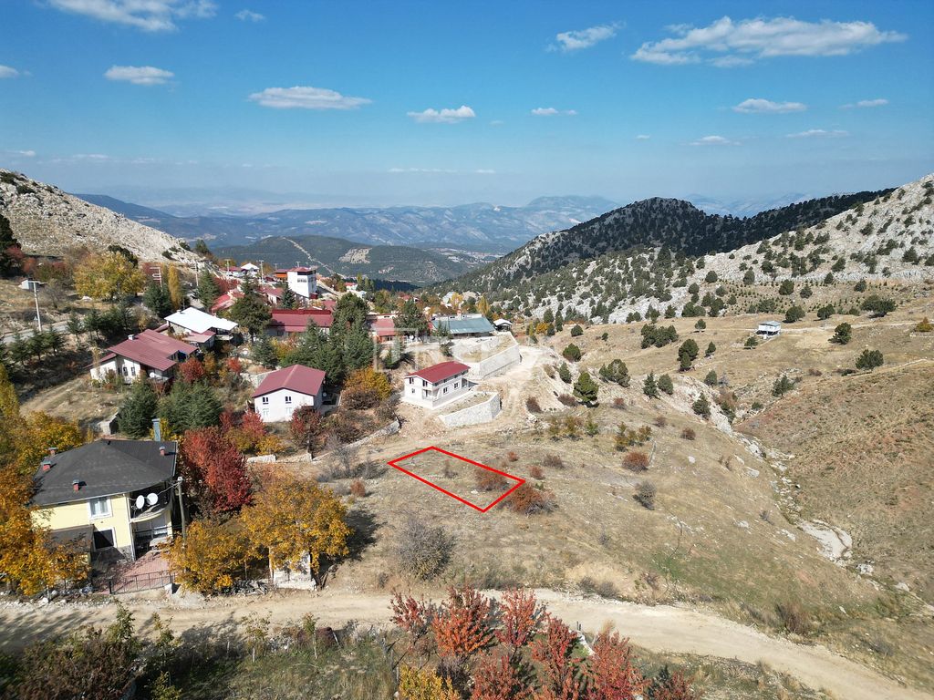 Property photo 1 of 2