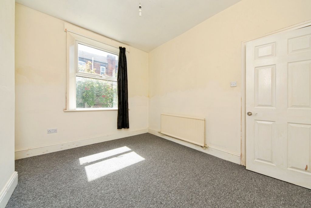 Property photo 3 of 12 Pbox-Img.Jpg