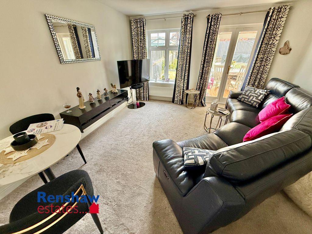 Property photo 2 of 16 L (1)